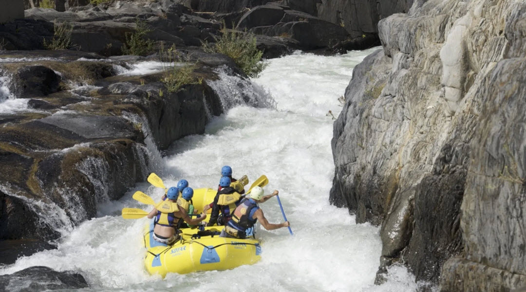 Advanced Whitewater Rafting on American River Advanced Whitewater Rafting on American River